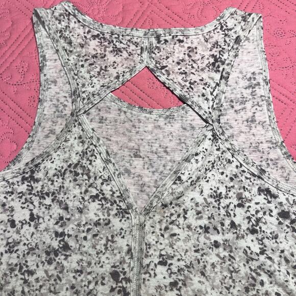 Athleta‎ Women's Breezy Printed Pullover Cutout Tank Top Size M - Picture 3 of 7
